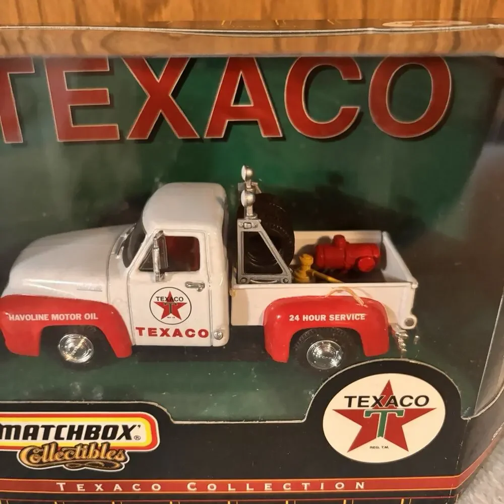 Matchbox Collectibles Texaco 1953 Ford F-100 Pickup 1:43 Diecast Truck 38262
